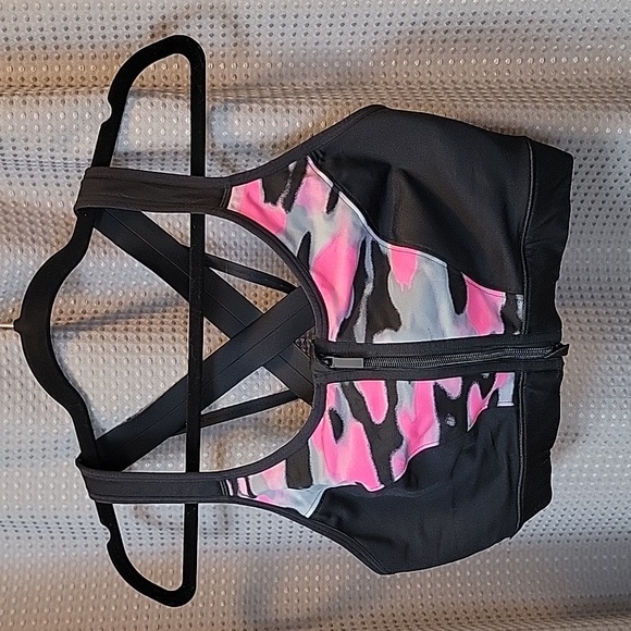 Livi Active Other - Cacique Livi Active Front Close No Wire Sports Bra Size 38DD